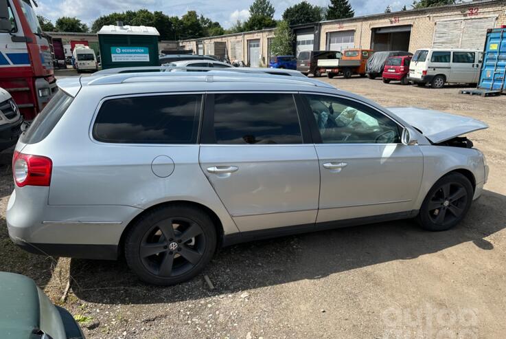 Volkswagen Passat B6 wagon 5-doors