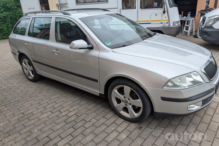 Skoda Octavia 2 generation Combi wagon 5-doors