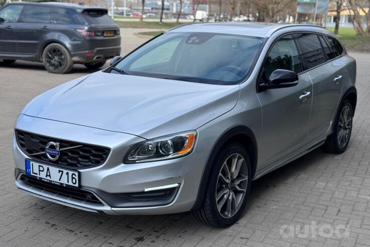 Volvo V60 Cross Country 1 generation wagon 5-doors