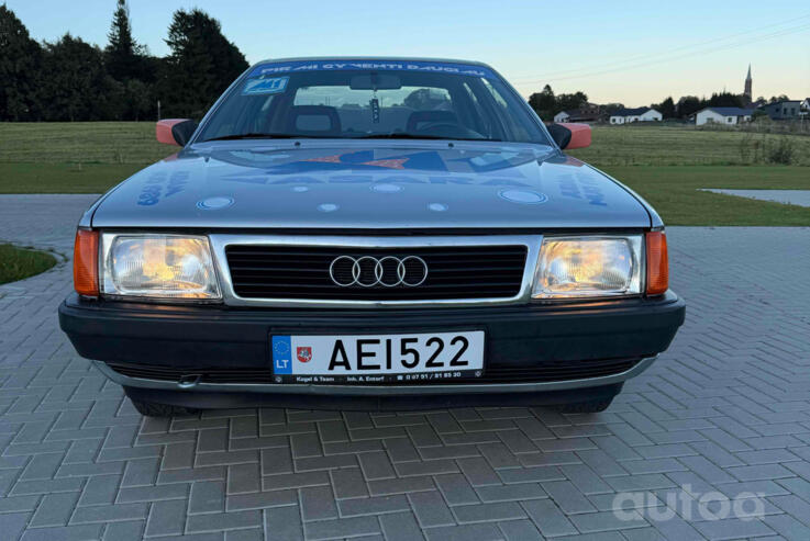 Audi 100