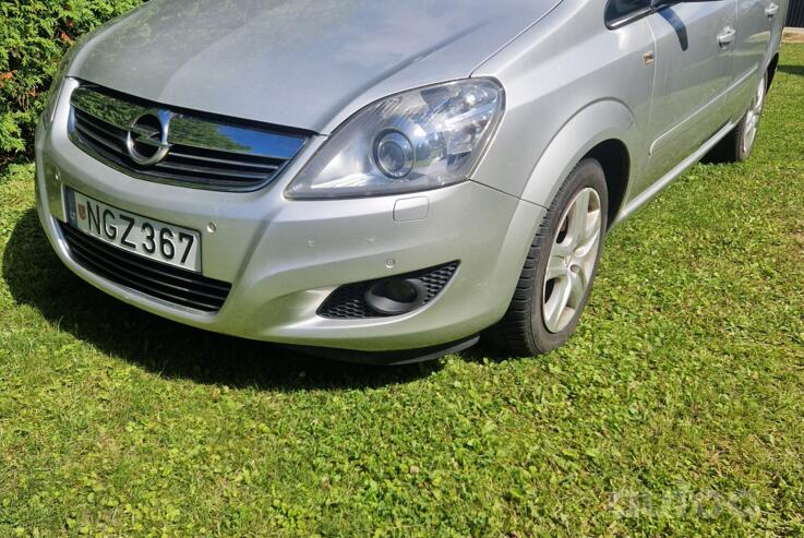 Opel Zafira B Minivan 5-doors