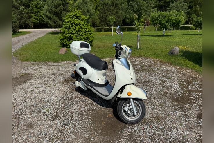 Vespa LX