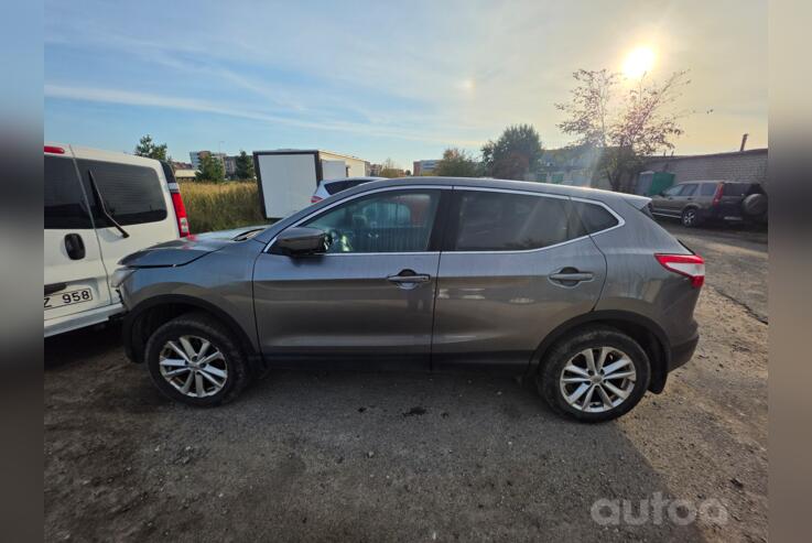 Nissan Qashqai 2 generation Crossover