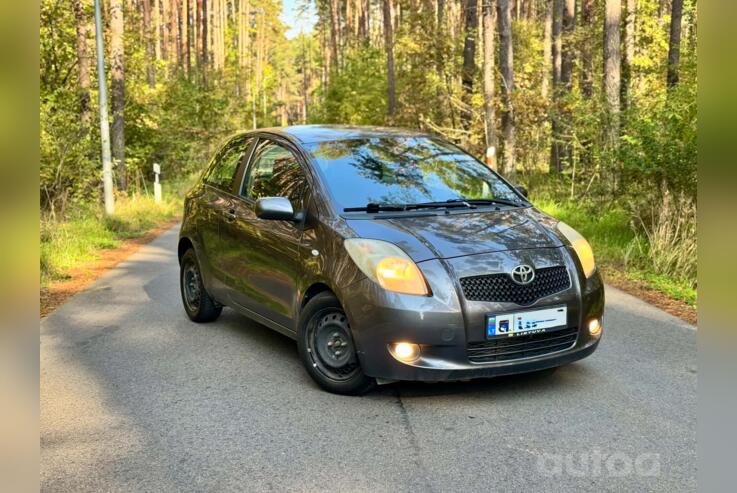 Toyota Yaris 2 generation