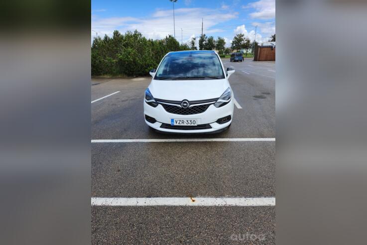 Opel Zafira Tourer 2012