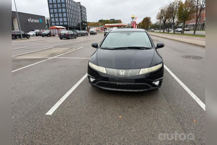 Honda Civic 8 generation Hatchback 5-doors