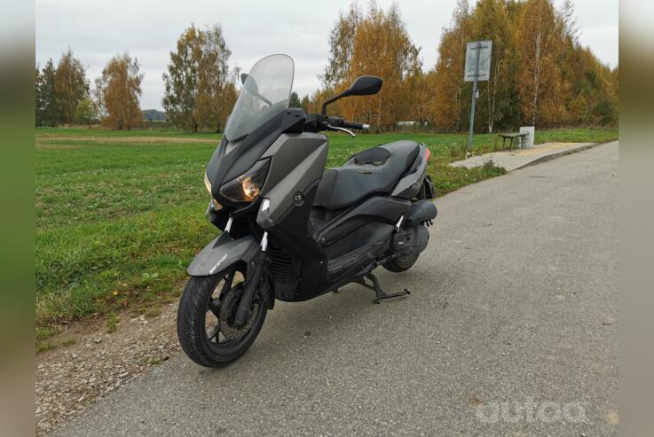 Yamaha X-MAX