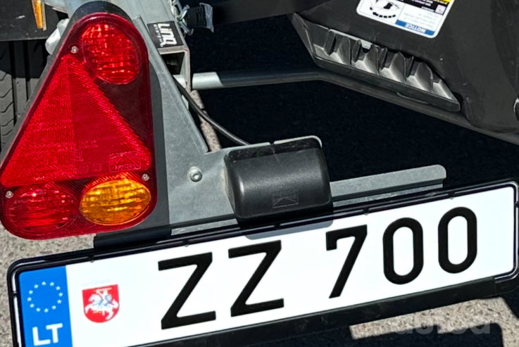 ZZ700