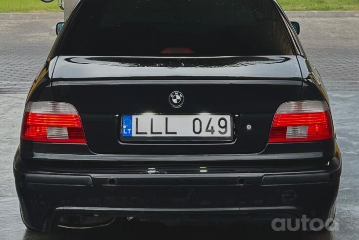 LLL049