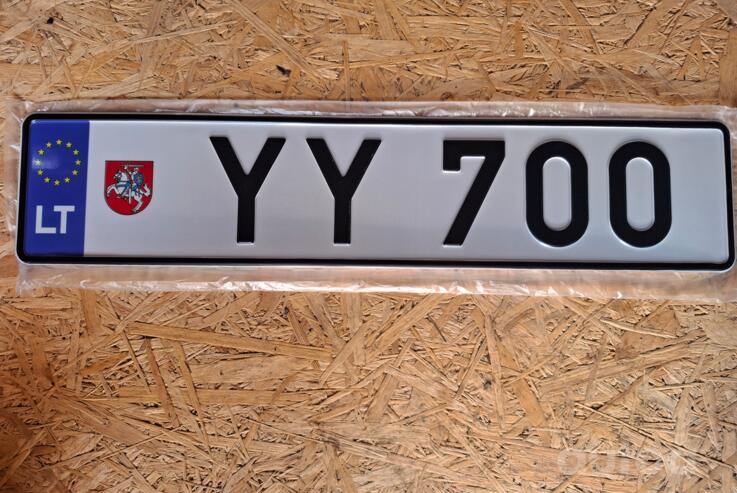 YY700