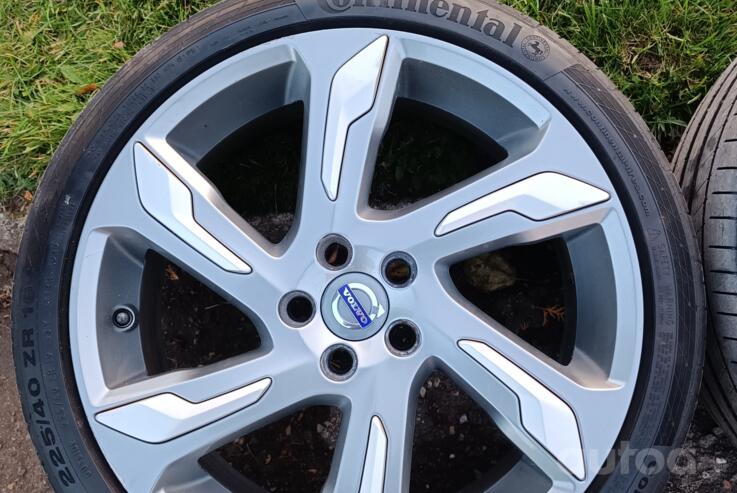 Volvo, light alloy