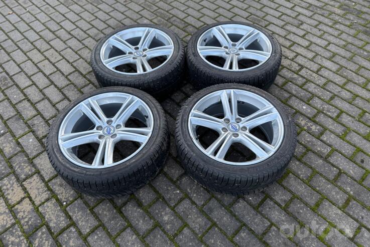 Volvo, light alloy