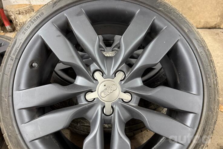 Audi, aliaj ușor