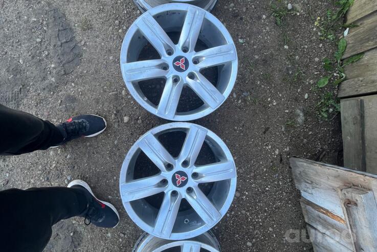 Mitsubishi, aliaj ușor