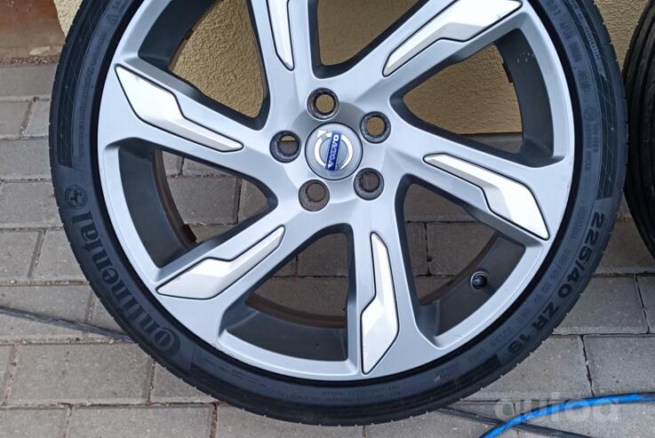Volvo, light alloy