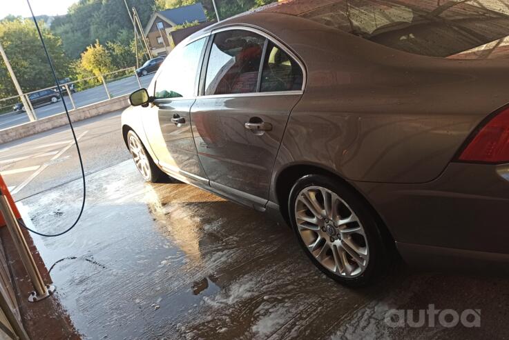 Volvo, light alloy